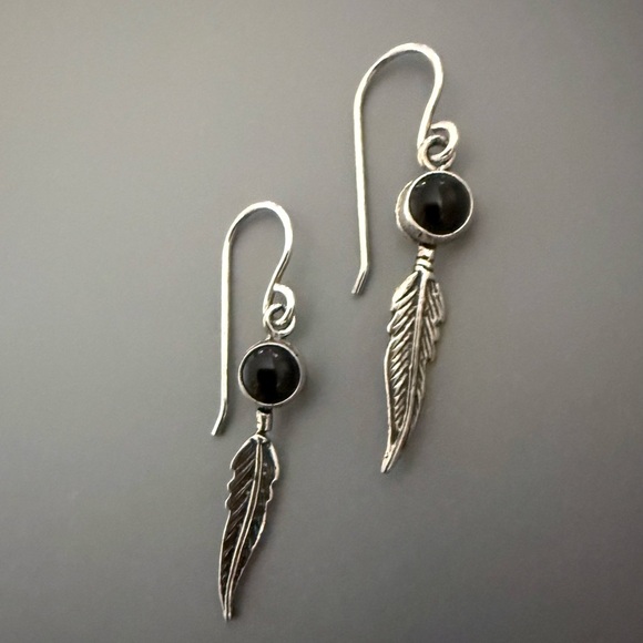Southwester Onyx Feather 925 Sterling Silver Earrings - Picture 2 of 4